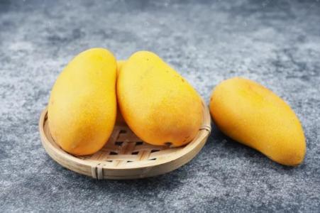芒果冷冻后营养会损坏吗冰冻的芒果可以吃吗(芒果放冷冻以后还能吃)