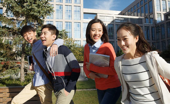 1个月接诊1700多名脆皮年轻人大学生的体质真的变差了吗(法院政工干部个人工作总结)