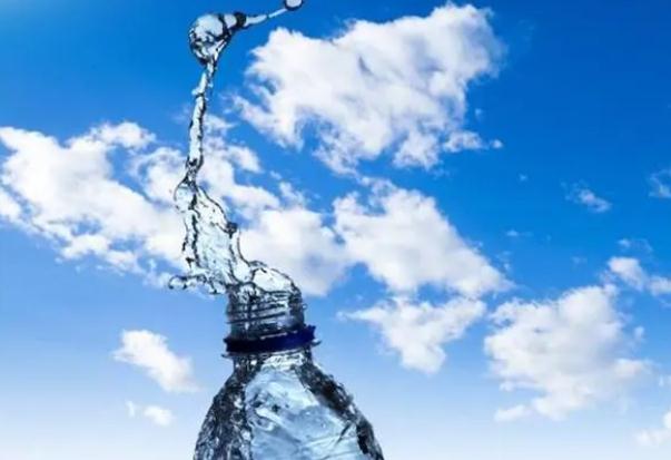 苏打水和矿泉水有什么区别矿泉水烧开喝好吗(苏打水跟矿泉水有什么区别)