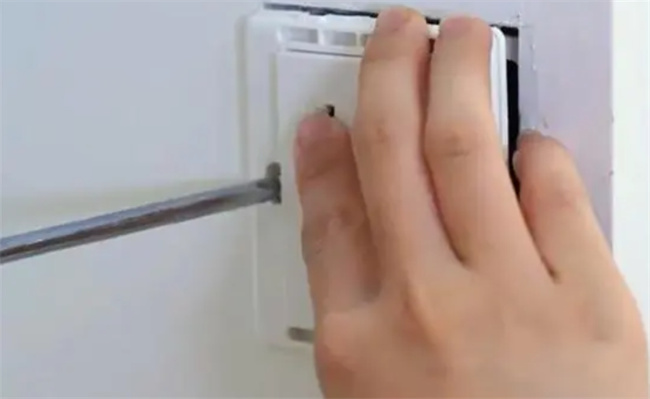 墙上插座松了有什么安全隐患