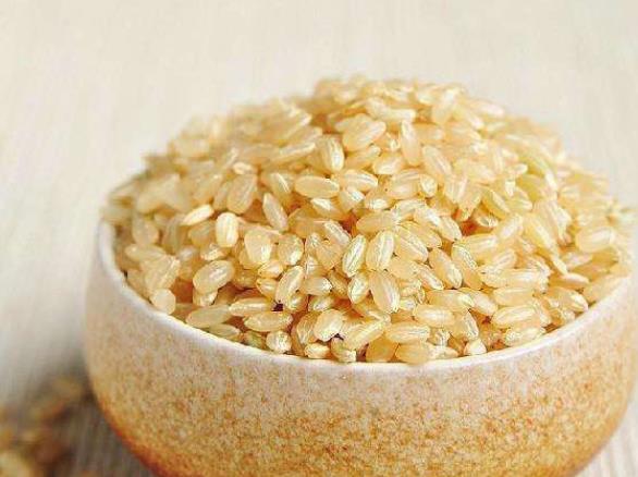 吃糙米会加重湿气吗米糠纤维吸水吸脂整肠利便(吃糙米会增加湿气吗)