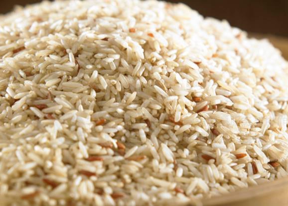 吃糙米有哪些好处维生素E谷维素促进新陈代谢健脑(吃吃糙米有什么好处)
