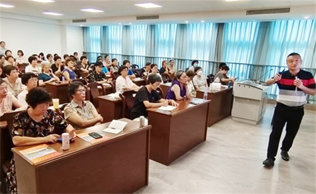 老年大学有学做饭的吗