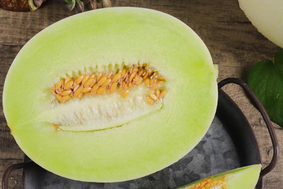 香瓜有酒味能吃吗香瓜冻了还能吃吗(香瓜放久了有酒香可以吃吗)