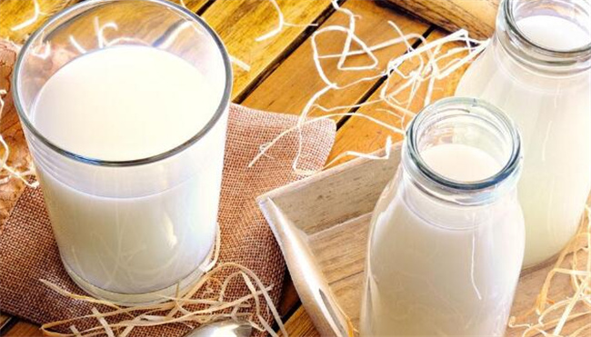 睡前喝纯牛奶喝多少合适