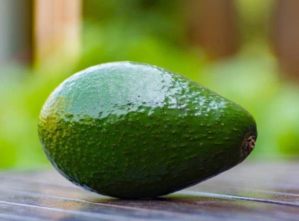 牛油果熟了能放几天室温下存放1-3天左右(牛油果熟后可以放冰箱保鲜吗)