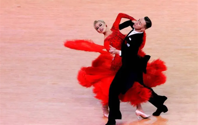 圆舞曲起源于哪个国家的一种民间舞蹈