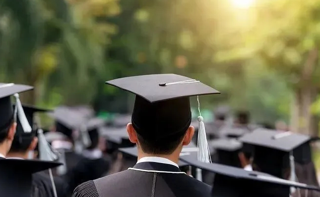 求职者称第一学历似乎成了污点要如何解决这一问题呢(对第一学历要求高的职业)