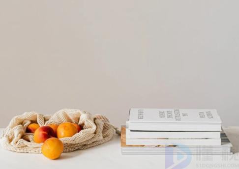 关于放风筝三年级作文(关于放风筝的作文300字左右三年级下册)