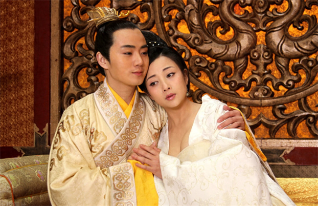 寿王李瑁没当上太子是唐玄宗李隆基喜欢他的老婆杨玉环(寿王李瑁和杨贵妃是什么关系)