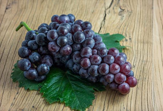 葡萄可以空腹吃不?