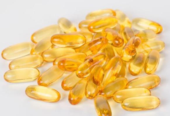 维生素e过期一个月还能吃吗不合格药物引起毒副反应(维生素e过期多久不能吃)