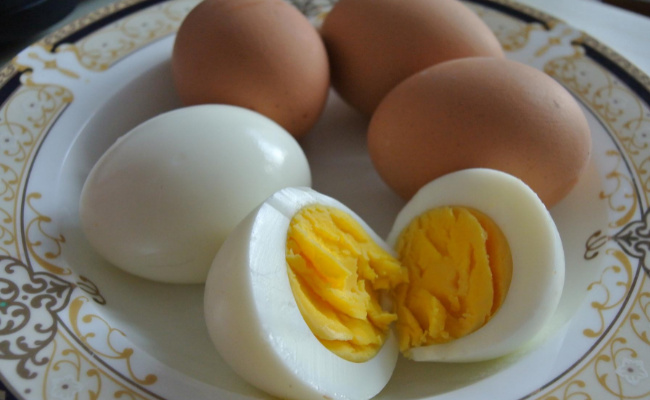 鸡蛋要煮多久才最安全鸡蛋怎么吃最好(鸡蛋要煮多长时间最好)