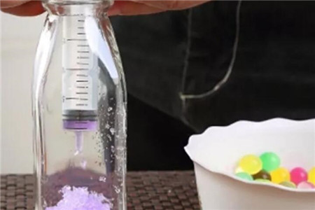 尿不湿放花盆养花可以吗