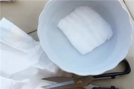 尿不湿放花盆养花可以吗