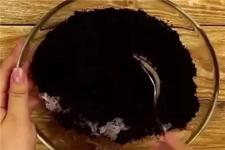 尿不湿放花盆养花可以吗