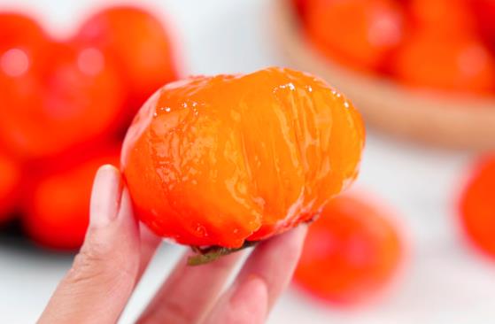 柿子可以和羊肉一块儿吃吗