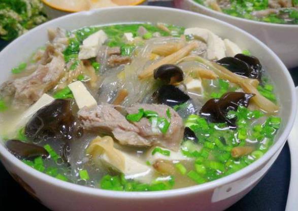 吃羊肉后能吃梨吗?