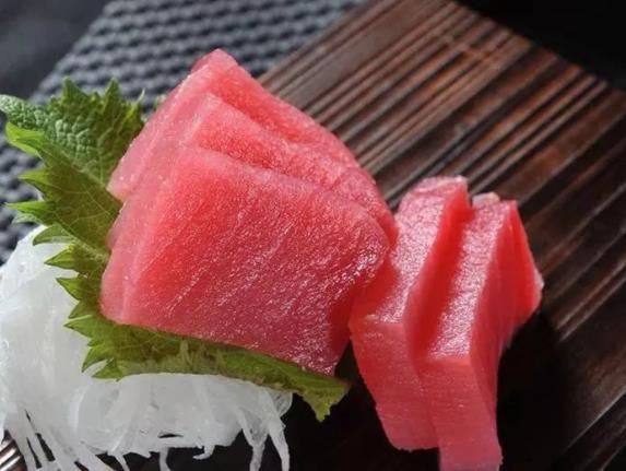 吃金枪鱼能预防老年痴呆吗DHA利于脑细胞再生提高记忆力(金枪鱼对大脑)