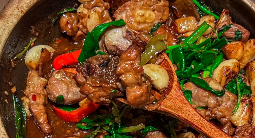 啫啫煲是煲仔饭吗啫啫煲是哪里的菜(啫啫煲做法视频)