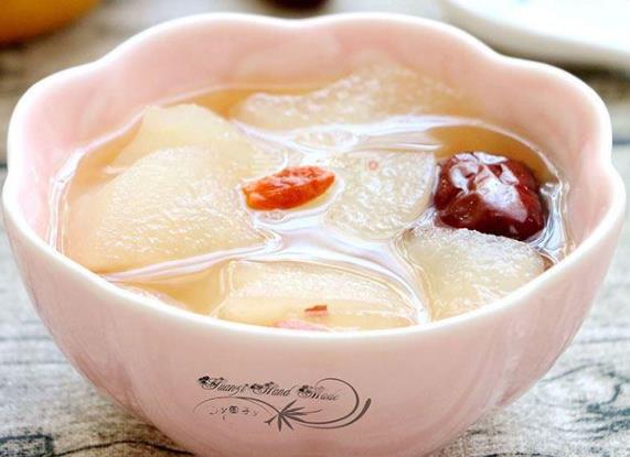 炖雪梨要加水进入雪梨里吗