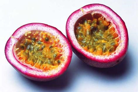 百香果的籽嚼碎吃好还是不嚼碎好?