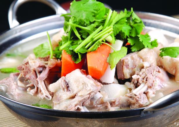 羊肉汤儿童能喝吗羊肉有哪些营养价值(羊肉汤儿童吃的好处)