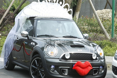 主婚车鲜花装饰教程