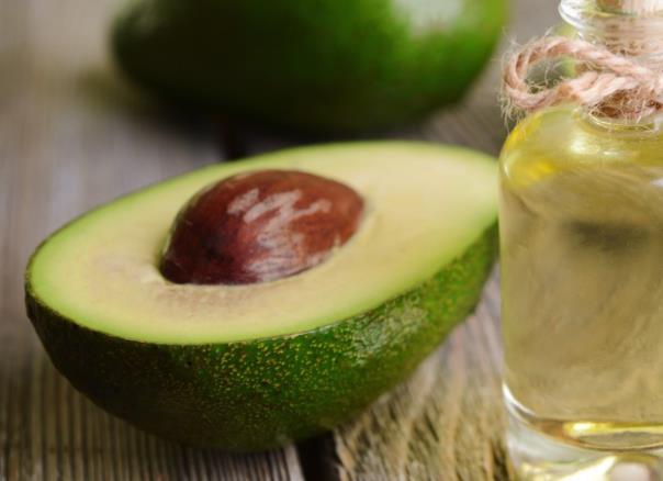 牛油果剥皮技巧