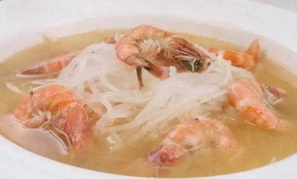 虾和鸡肉白萝卜可以同煮吗?
