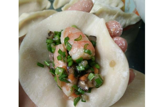 三鲜馅和韭菜馅有什么不同