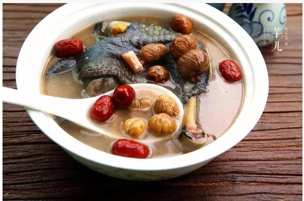 板栗乌鸡汤怎么做法板栗饼怎么制作方法(板栗 乌鸡)