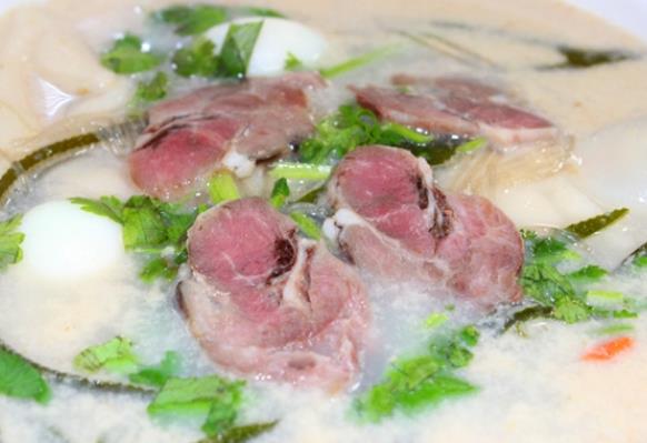 晚上吃羊肉等于吃砒霜是真的吗伤害肠胃系统影响睡眠(晚上吃羊肉会不会长胖)