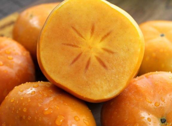 空腹可以吃脆柿吗脆柿子什么时候吃好(空腹可不可以吃脆柿子)