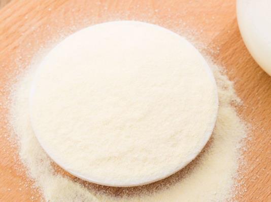 吃蛋白质粉过量会怎么样蛋白粉每天吃多少(蛋白粉吃过量会有什么副作用)