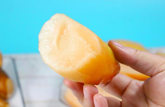 雪莲果能跟火龙果一起吃吗易加重人体胃肠道负担(雪莲果可以和火龙果一起吃吗?)