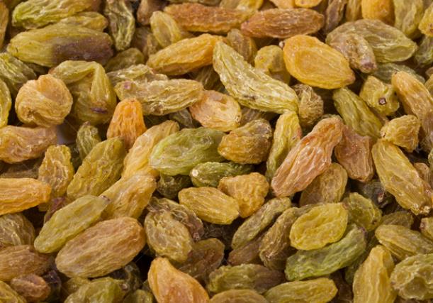 葡萄干一天吃多少最好吃葡萄干注意什么(葡萄干一天吃多少克合适)