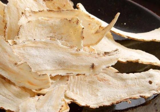 当归泡水隔夜可以喝吗当归搭配什么泡水最好(当归可以隔夜煮吗)