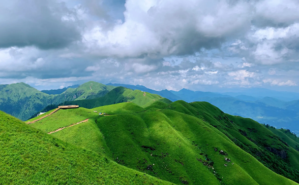 武功山下有停车场吗