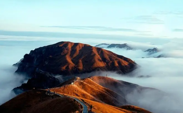 武功山下有停车场吗