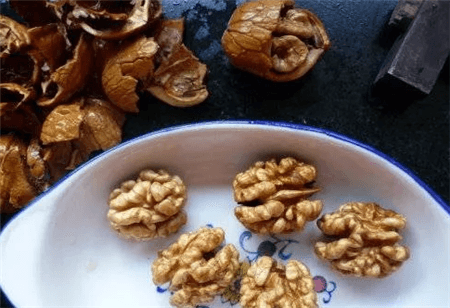 花生壳和瓜子皮可以做花肥吗