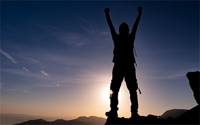 雄心壮志的意思