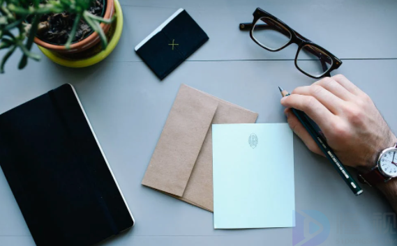 居民房租赁合同模板通用版(居民房屋租赁合同范本打印)