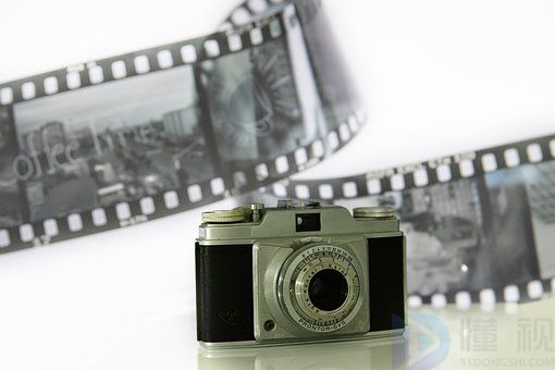 新中国第一部长故事片是什么名字(新中国第一部长故事片1949年)