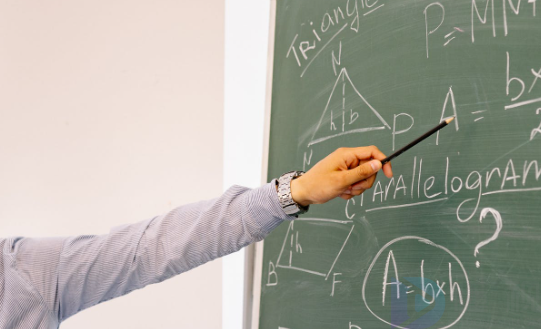 马云什么学历(马云什么学历什么专业)