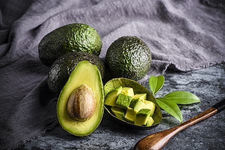 牛油果树盆栽能室外暴晒吗