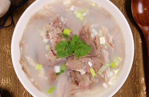 羊肉和南瓜能一起吃吗上火身体发热气血不顺(羊肉和南瓜一起吃会中毒吗)