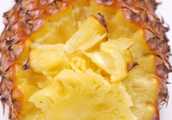 吃菠萝舌头出血如何处理为什么吃了菠萝舌头出血(吃菠萝舌头出血怎么治)