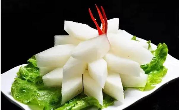 冬天上火吃白萝卜好吗生吃白萝卜对人身体有什么好处(冬天吃生白萝卜的好处)