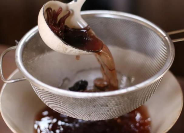 酸梅汤是用什么做的酸梅汤可以不加甘草吗(酸梅汤都用什么)